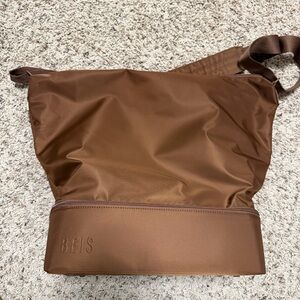 BEIS Crescent Weekender Maple